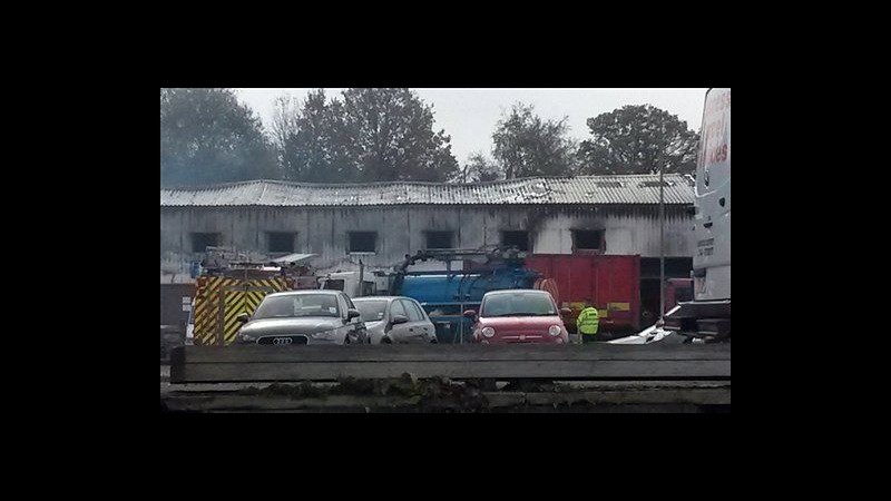 Regno Unito, a fuoco deposito fuochi artificio: 2 dispersi, un arresto