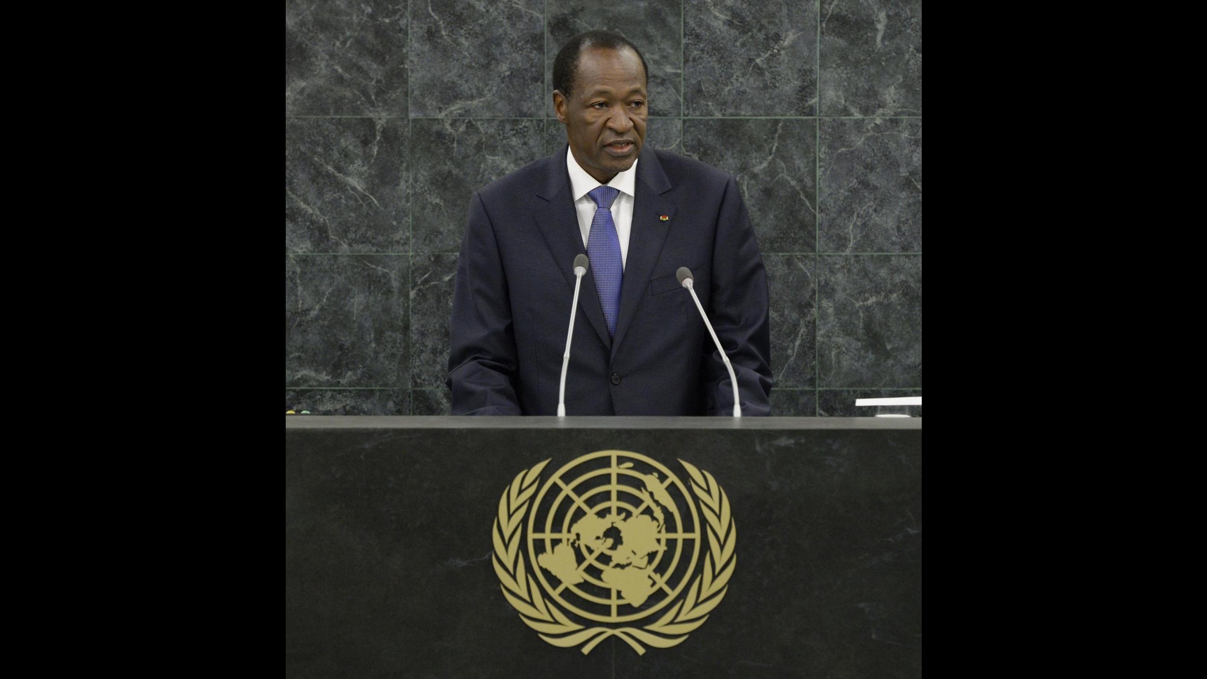 Burkina Faso, Compaoré: Stato di emergenza, sciolto governo