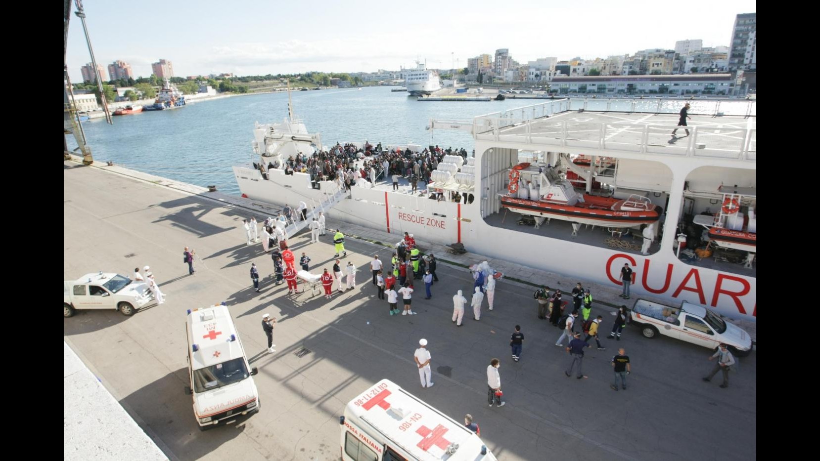 Sbarchi, migrante soccorsa con elicottero e portata in ospedale Malta