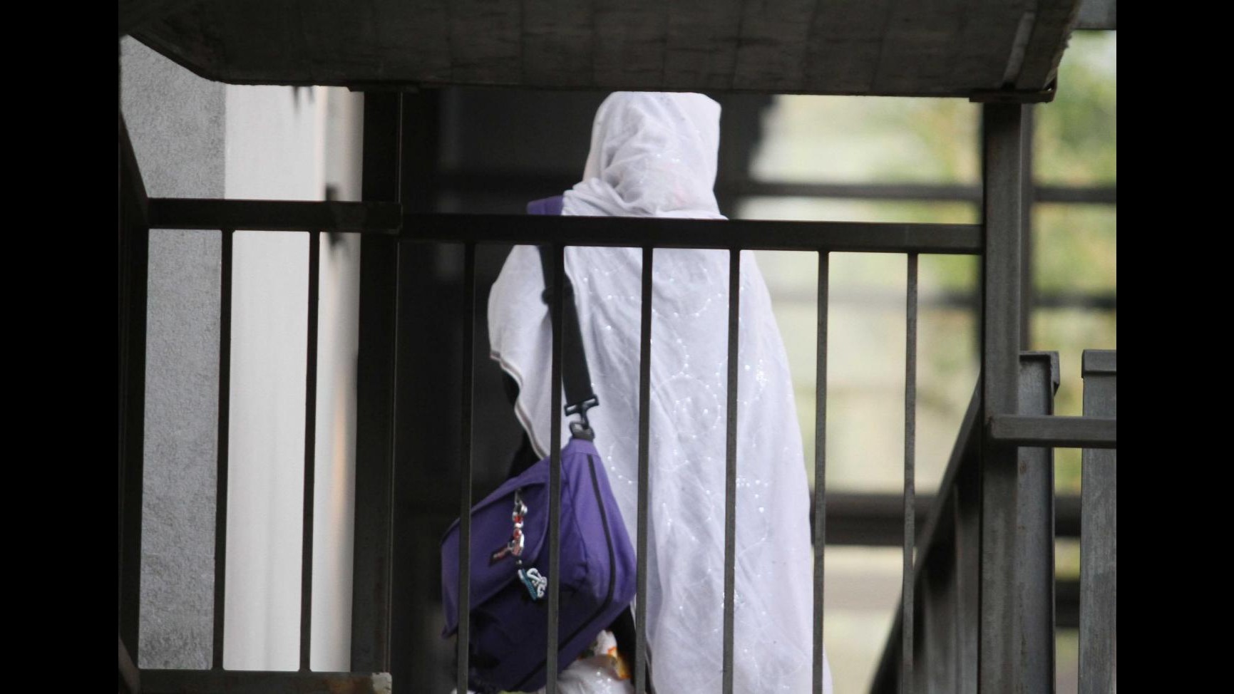 Reggio Emilia, bullismo al femminile: lei non era ‘musulmana pura’