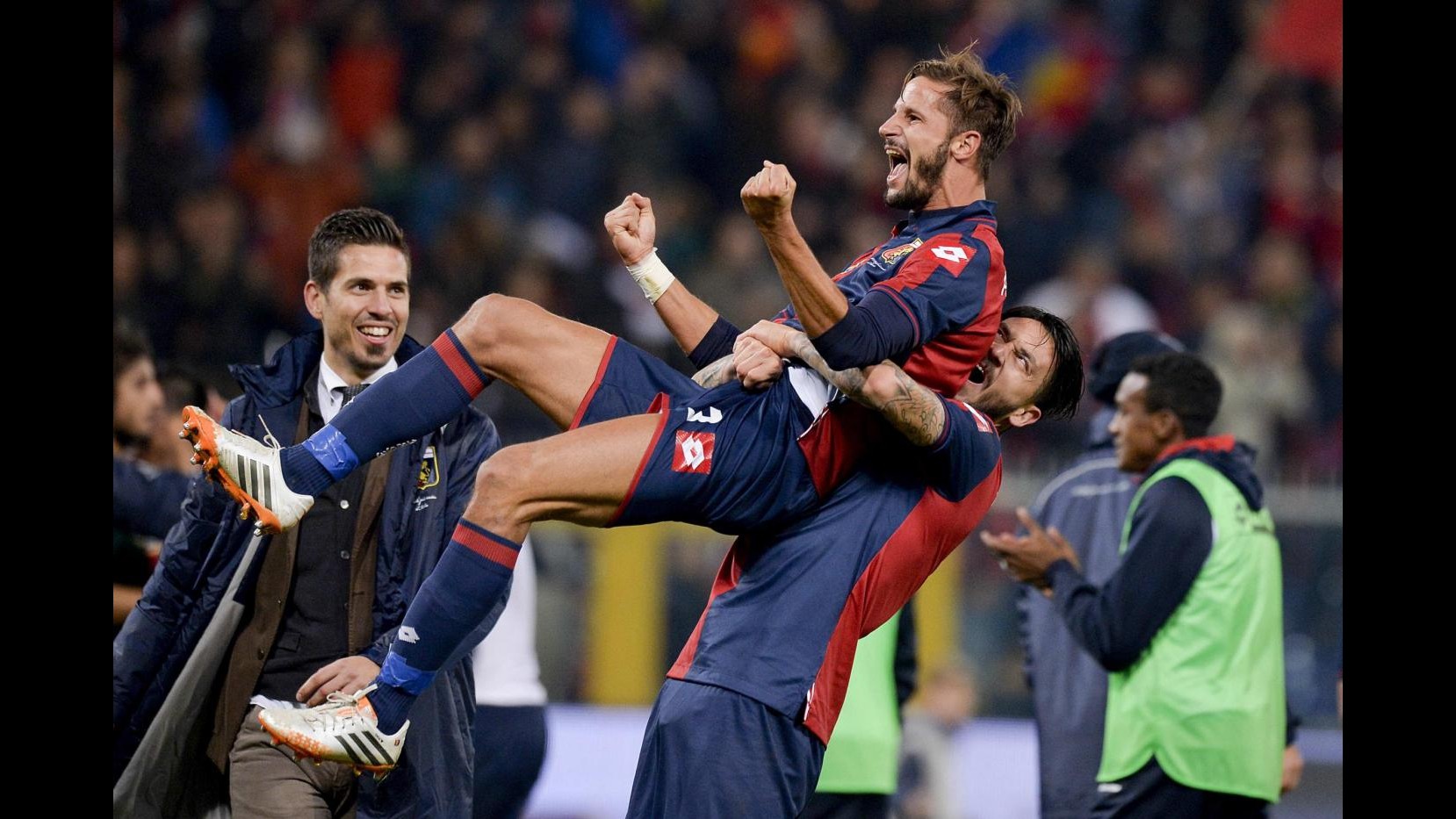 Serie A, Genoa beffa Juve al 94′: Antonini gol, bianconeri raggiunti in vetta dalla Roma