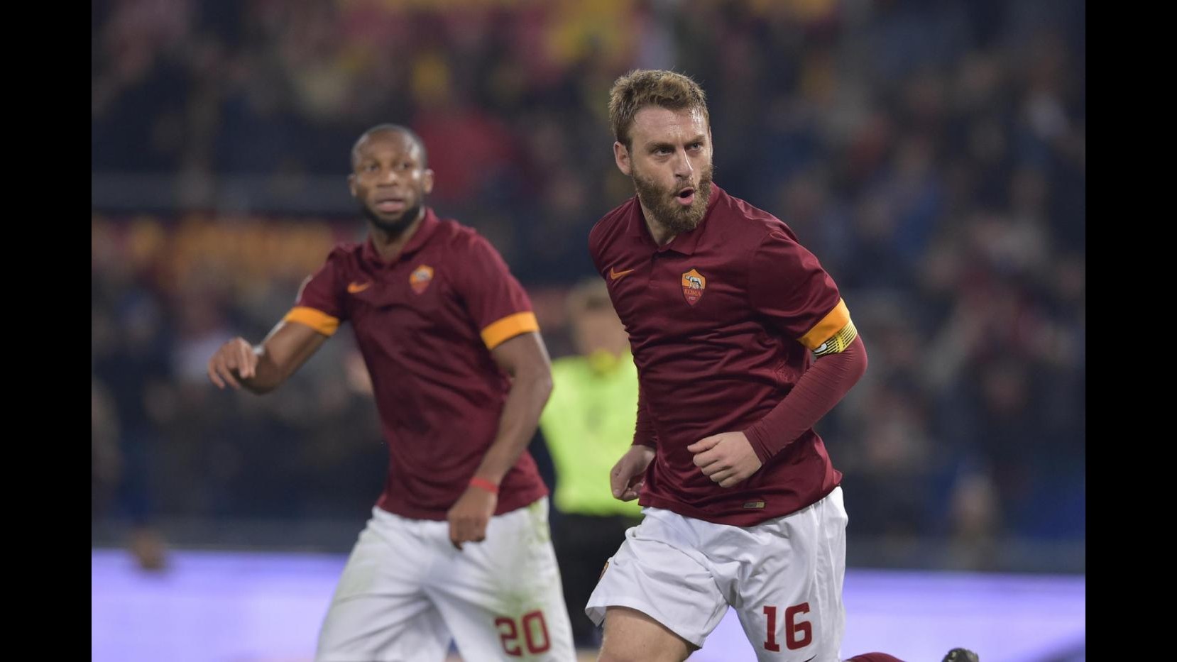 Serie A, Destro-De Rossi piegano il Cesena: Roma aggancia la Juve