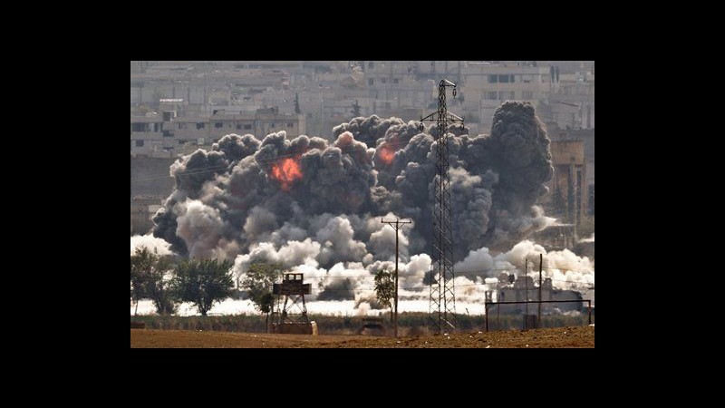 Siria, barili-bomba su campo rifugiati a Idlib: morti 10 civili