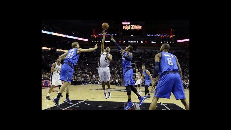 Basket, Nba: festa e vittoria con brivido per i S. Antonio Spurs di Messina e Belinelli