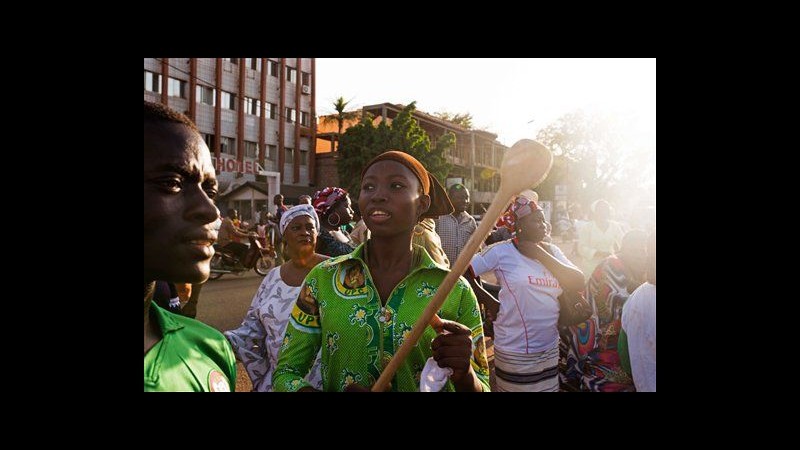 Burkina Faso, protesta contro presidente: polizia usa gas lacrimogeni