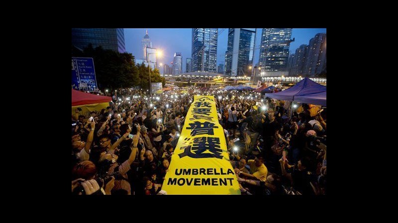 Hong Kong, leader proteste chiedono colloqui direttamente con Pechino