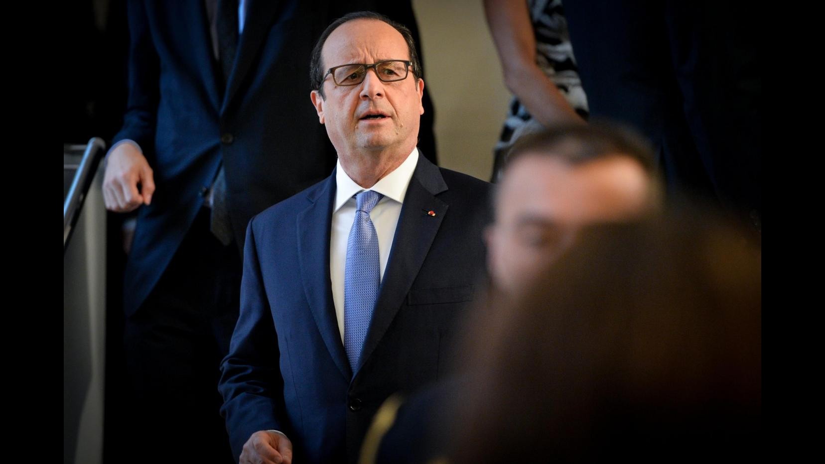 Francia, Hollande: Si apra inchiesta su cause morte manifestante