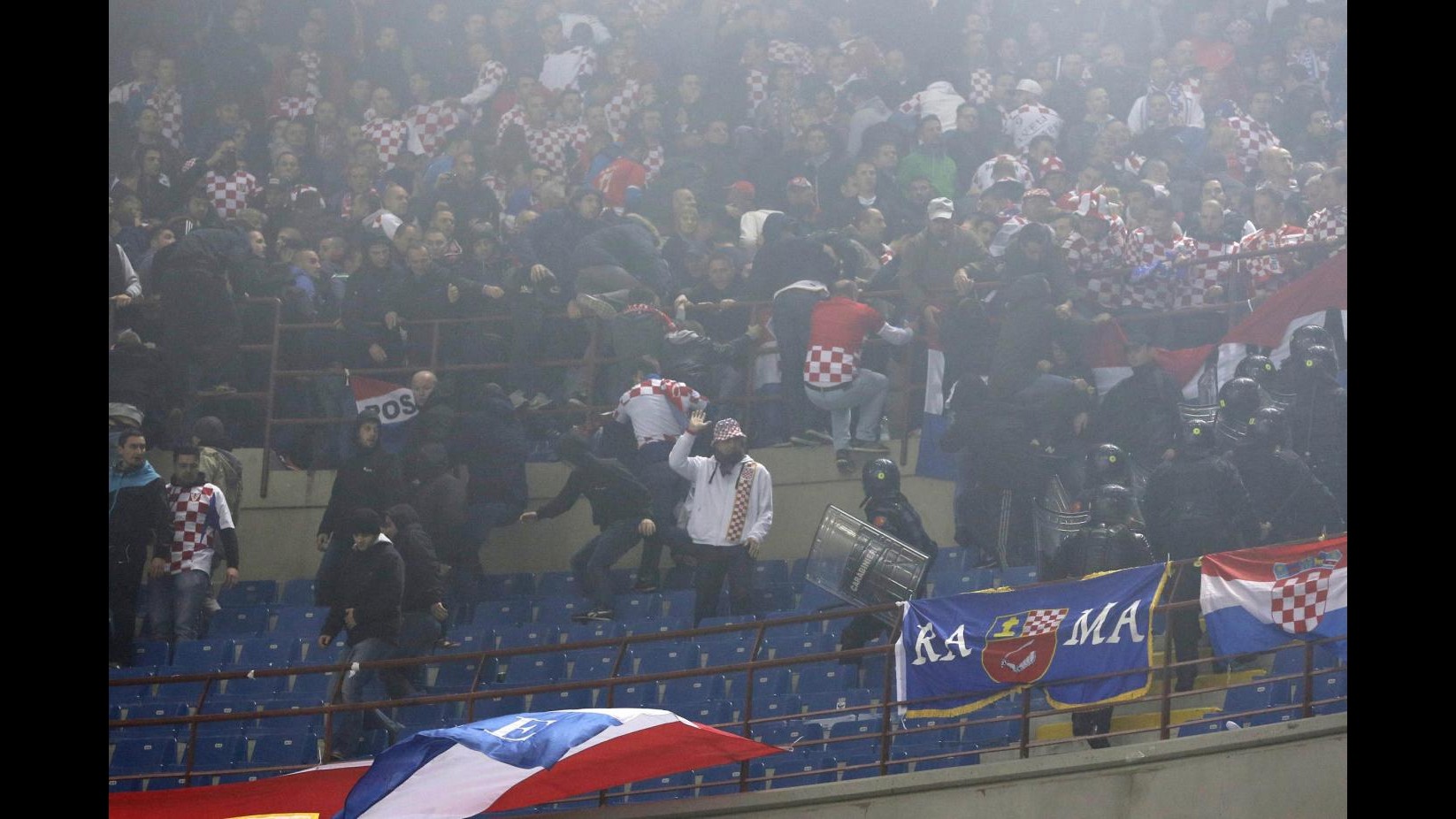 Uefa apre inchiesta disciplinare per incidenti Italia-Croazia