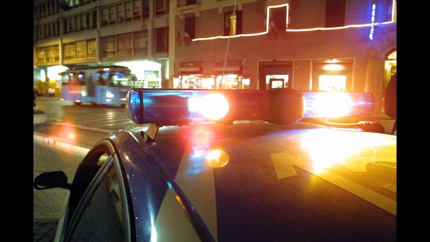 Palermo, incendia auto e cassonetti ‘per passatempo’: arrestato