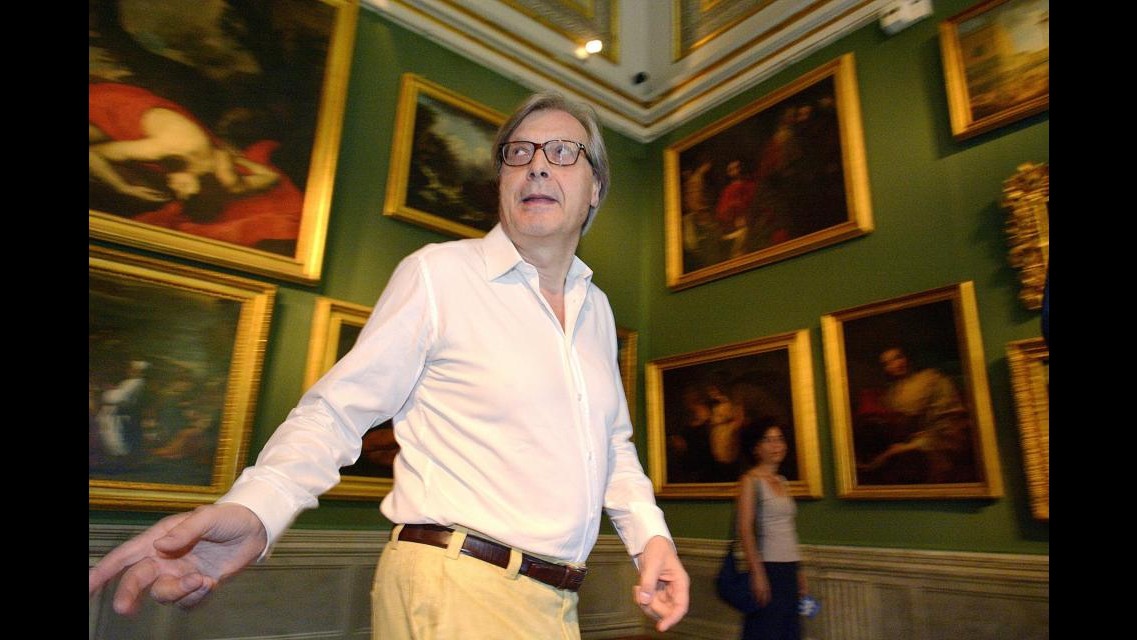 Bronzi Riace, Sgarbi chiarisce: Sono contro chi governa i calabresi