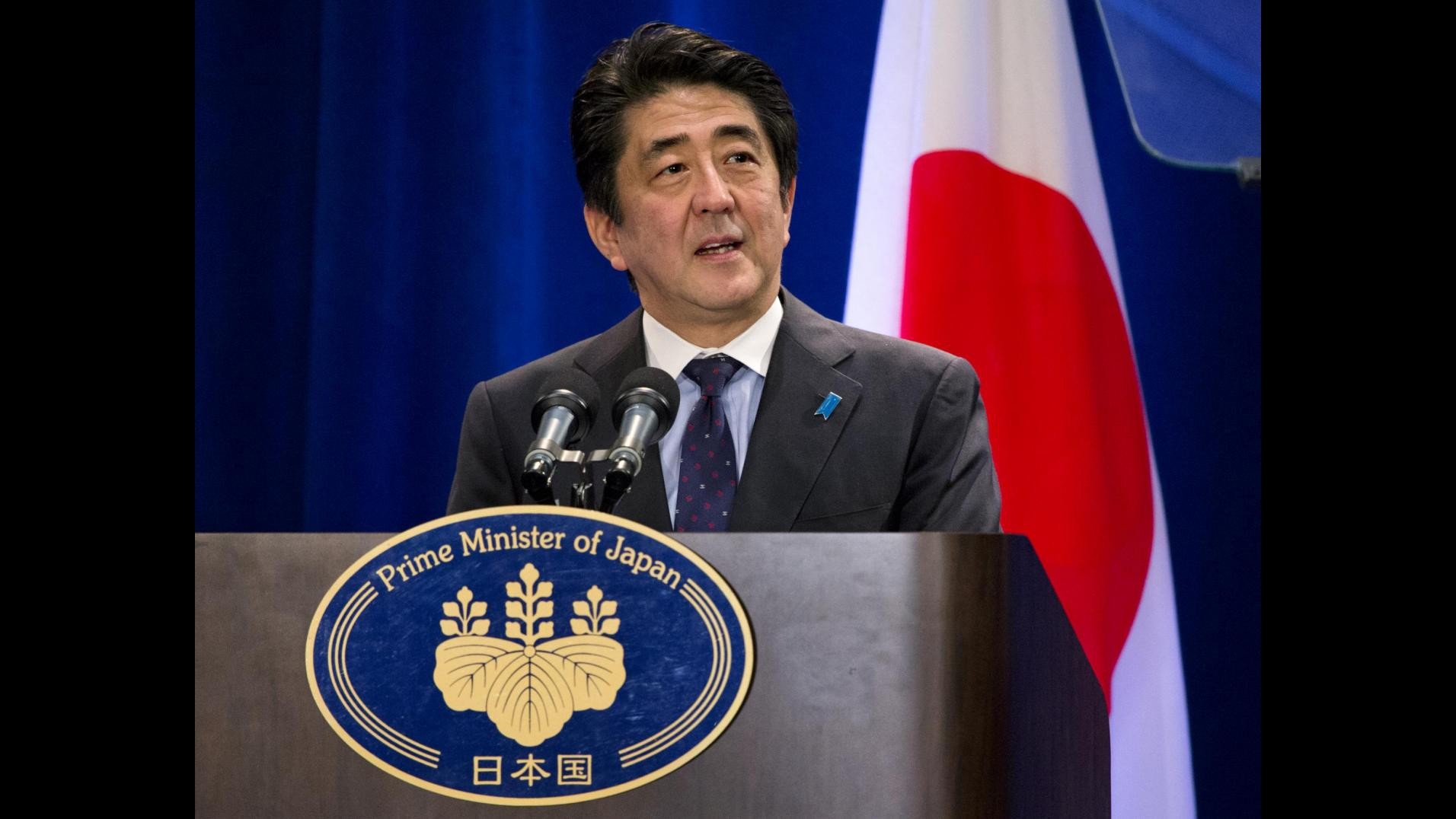 Giappone, Abe: Scioglierò Parlamento venerdì, elezioni a metà dicembre