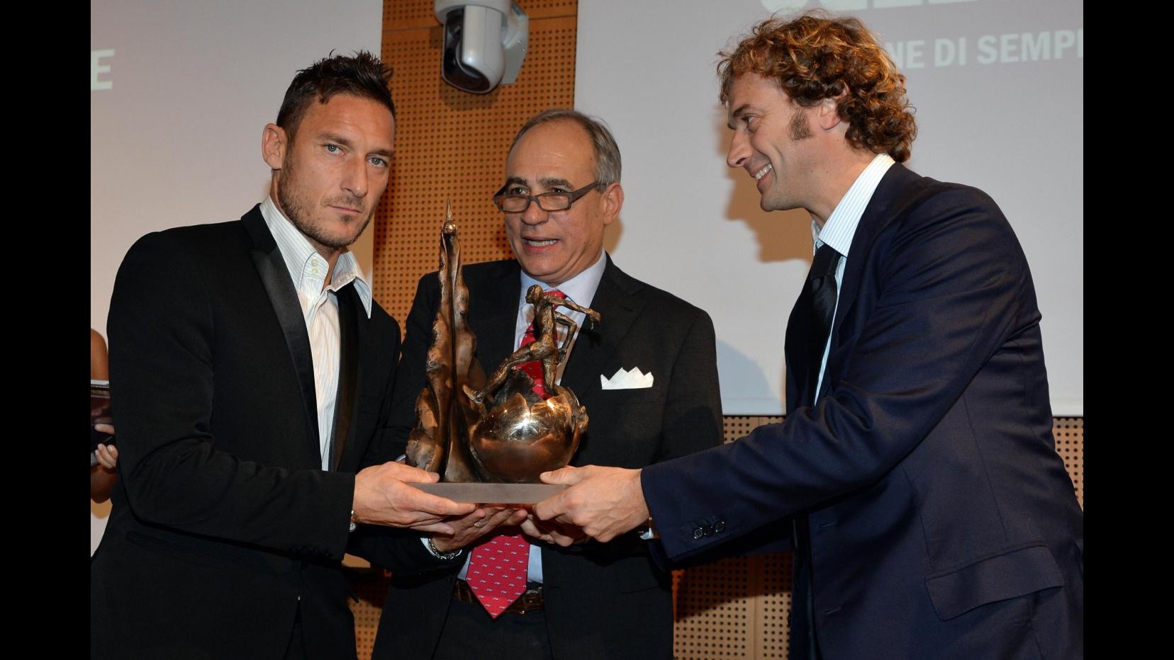 A Totti il Premio Facchetti: Roma la mia vita, riportare le famiglie allo stadio
