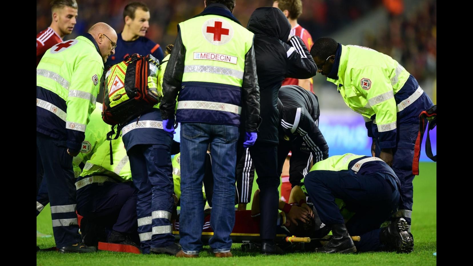 Belgio, trauma cranico per Mertens: escluse lesioni, ma resta sotto osservazione in ospedale
