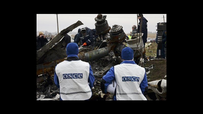 Ucraina, iniziate operazioni recupero detriti aereo abbattuto