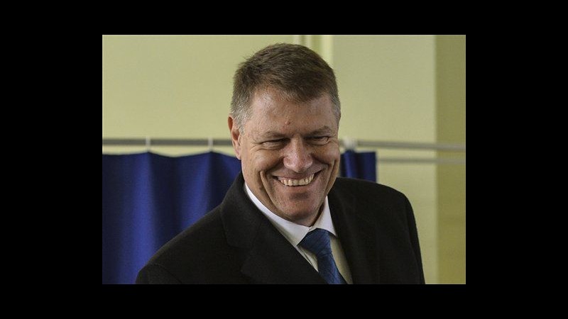 Romania, Iohannis vota a Sibiu: Spero in un Paese forte e prospero