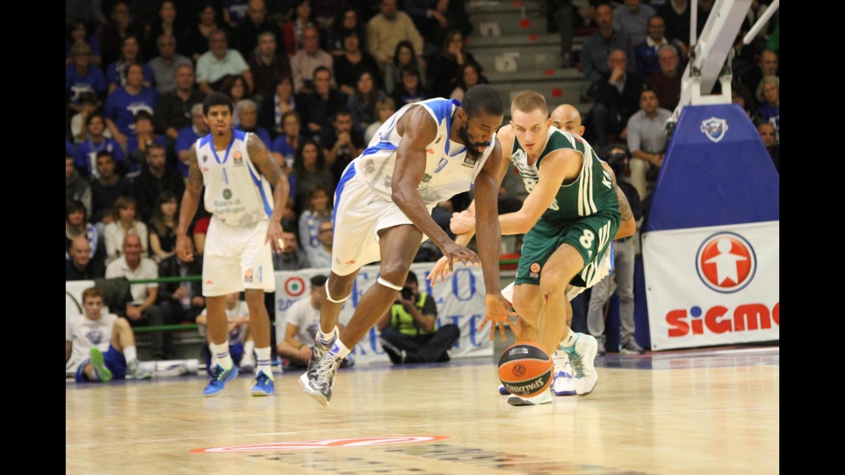 Basket, Eurolega: primo successo per Sassari, Zalgiris ko 92-80