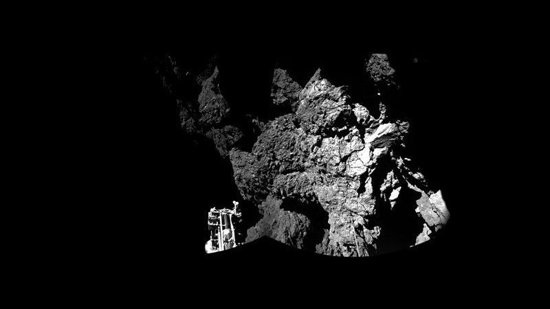 Spazio, Philae comincia a perforare la cometa, timori per la batteria