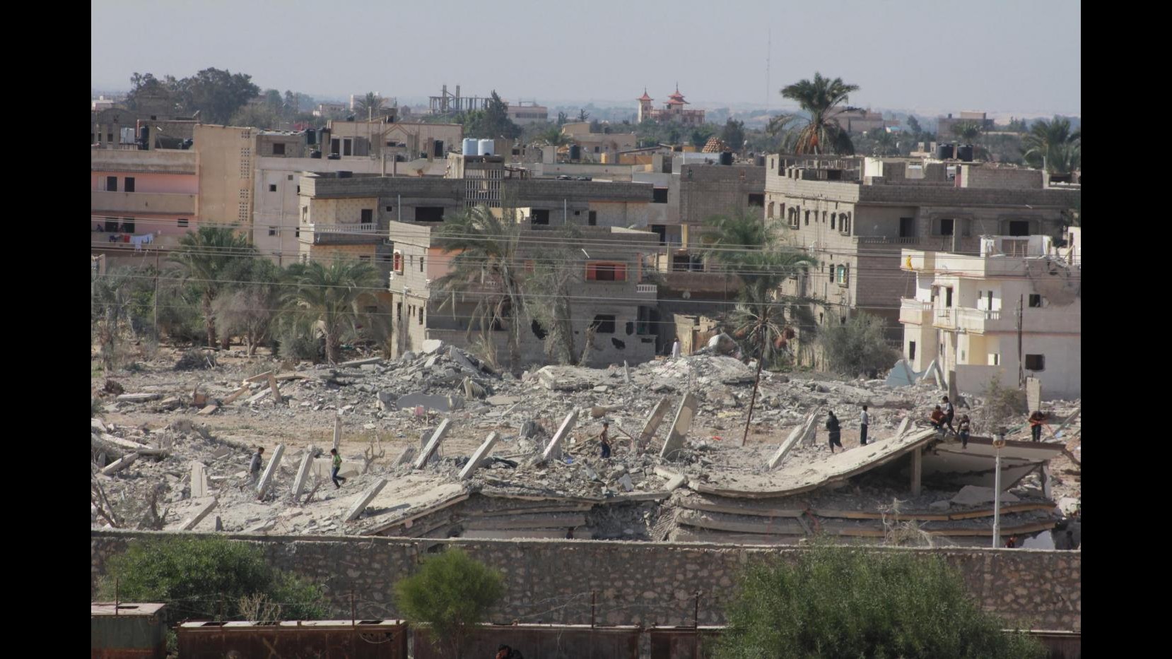 Egitto, 2 attacchi nel Sinai nord: uccisi 5 poliziotti e soldati