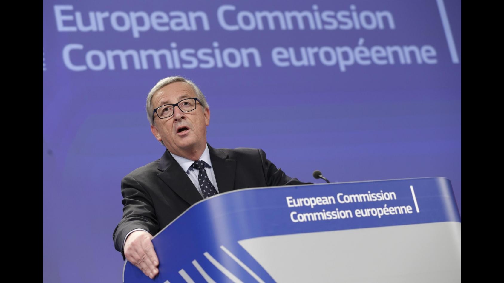 Juncker a Parlamento Ue: Non mi scuso, non ci sono state pratiche illegali in Lussemburgo