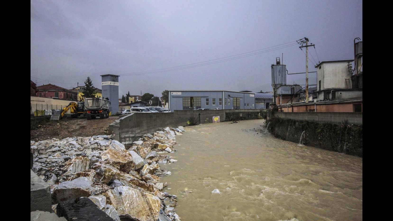 Maltempo, esondano i fiumi nel veneziano: decine di case evacuate