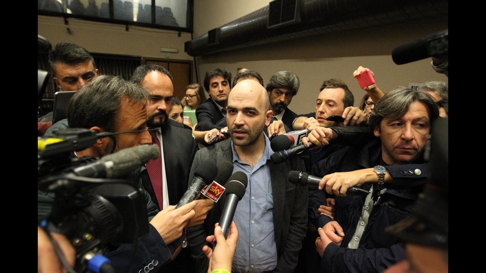 Saviano: Boss ‘guappi di cartone’, si sono nascosti dietro avvocato