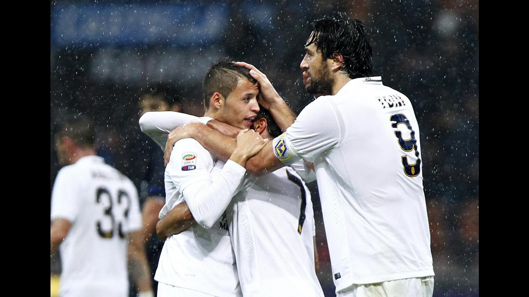 Serie A, Nico Lopez beffa l’Inter nel finale: l’Hellas Verona si salva, 2-2 a San Siro