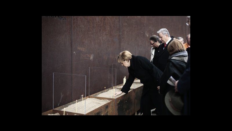 Merkel: La caduta del muro dimostra che i sogni possono avverarsi