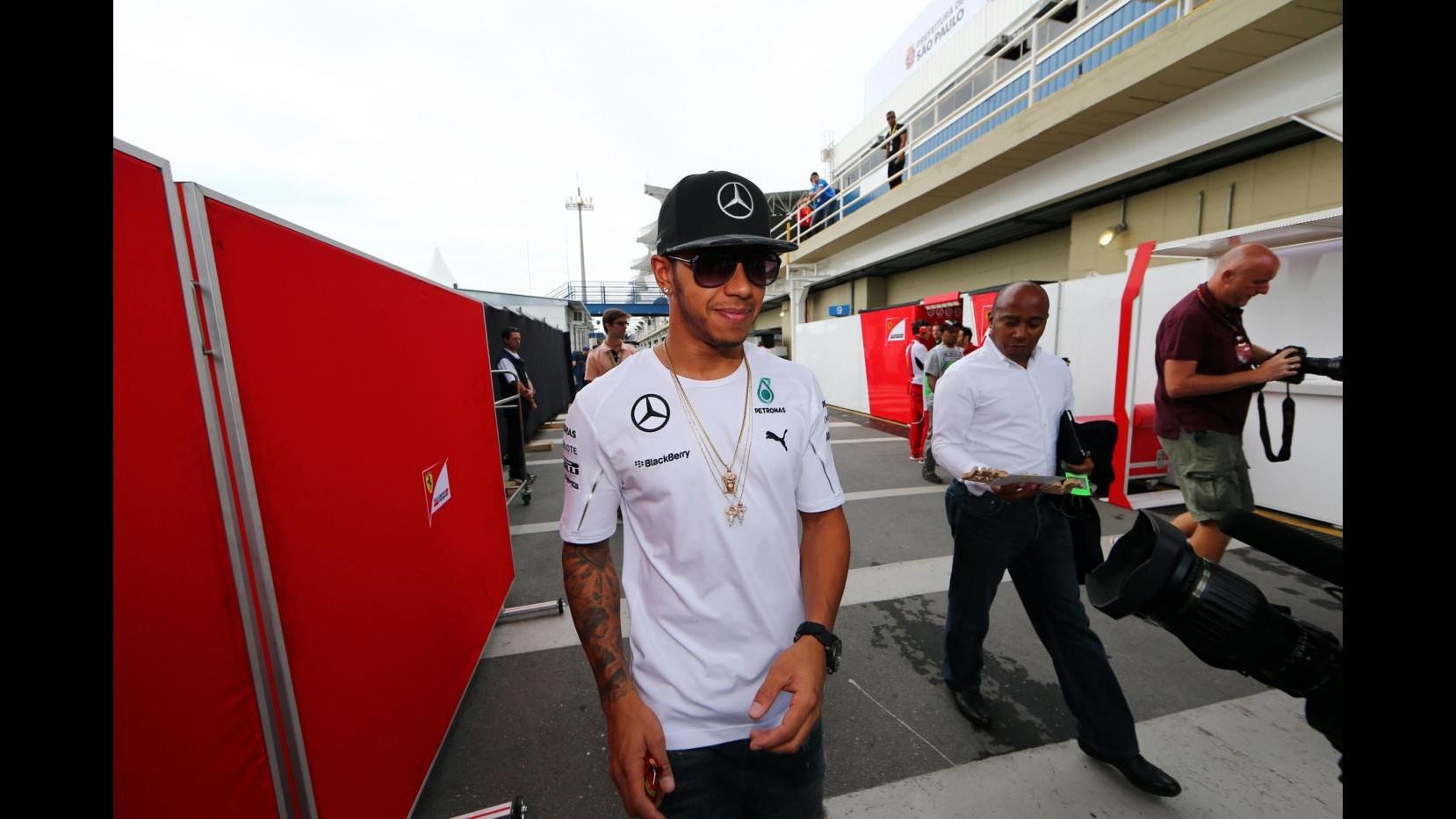 F1, Hamilton: Sarà gara emozionante e lunga, cercherò di vincere