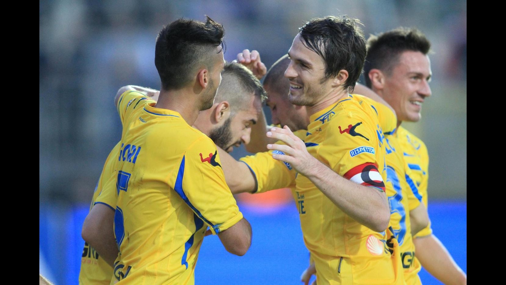 Serie B, poker e primo posto per Frosinone. Reti inviolate per Bologna e Carpi, Avellino corsaro