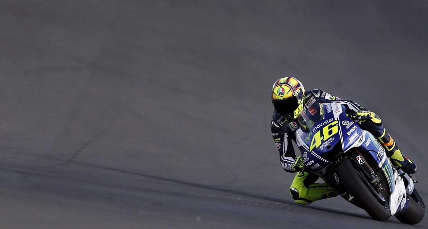 MotoGp, Valencia: ruggito di Rossi, pole davanti a Iannone e Pedrosa