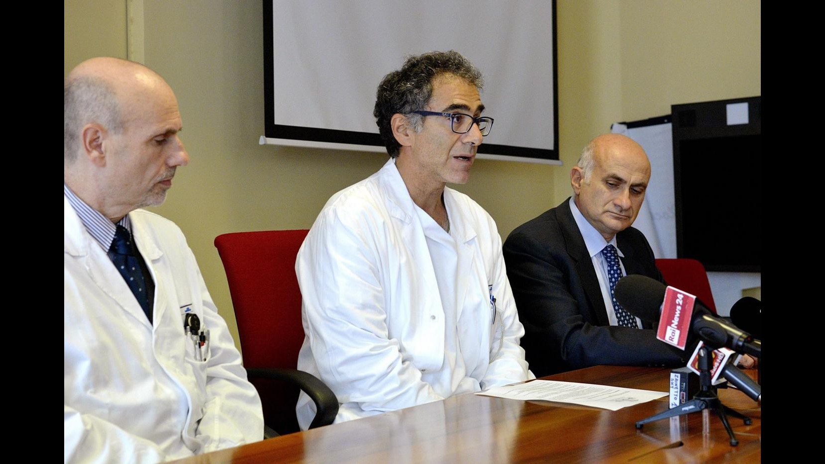 Ebola, medico Emergency stabile: oggi nuova infusione con plasma