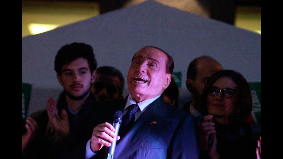 Berlusconi di nuovo in campo: Rischio, da oggi torno in piazza