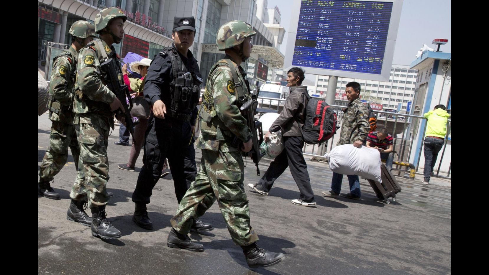 Cina, attacco terroristico nello Xinjiang: 15 morti e 14 feriti