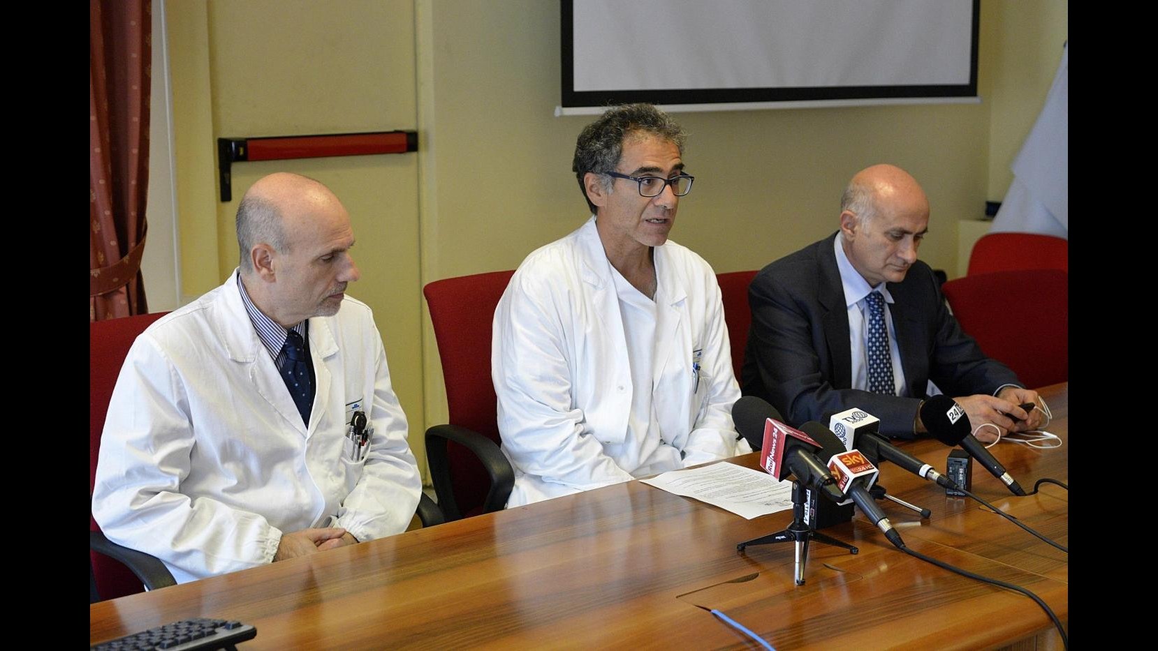 Ebola, condizioni medico italiano affetto da virus in peggioramento