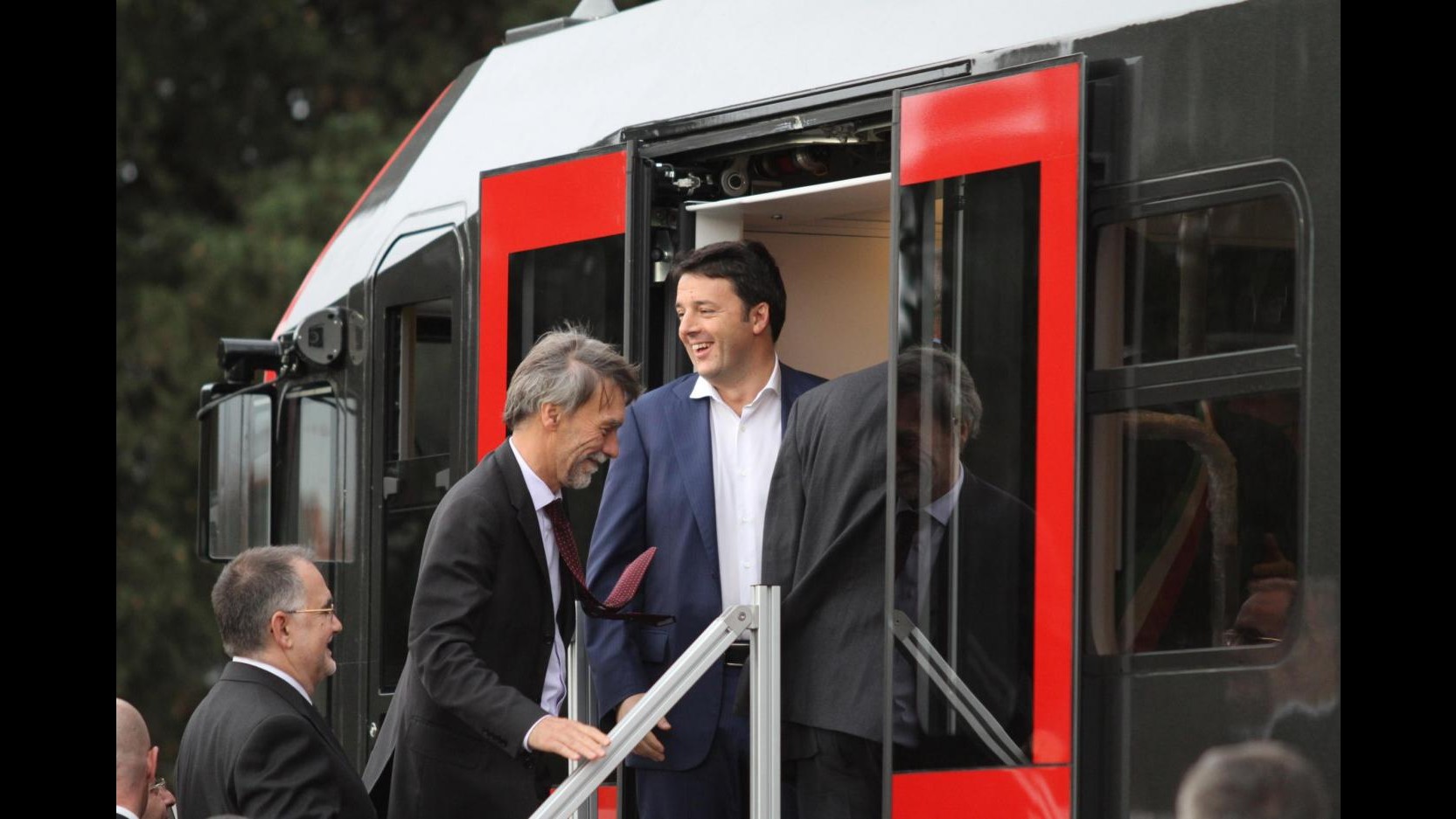 Gay Center invita Renzi a cena raccolta fondi per prevenzione Hiv