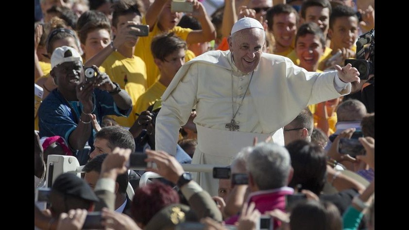 Papa a Napolitano: Auspico progresso sociale della diletta Italia