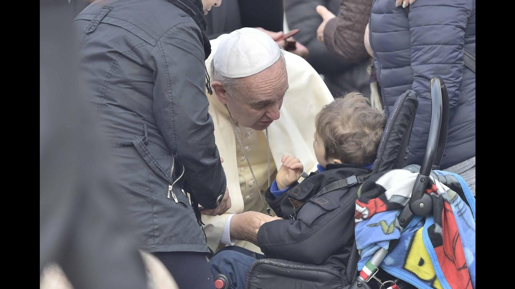 Papa su Twitter: L’amore è la misura della fede