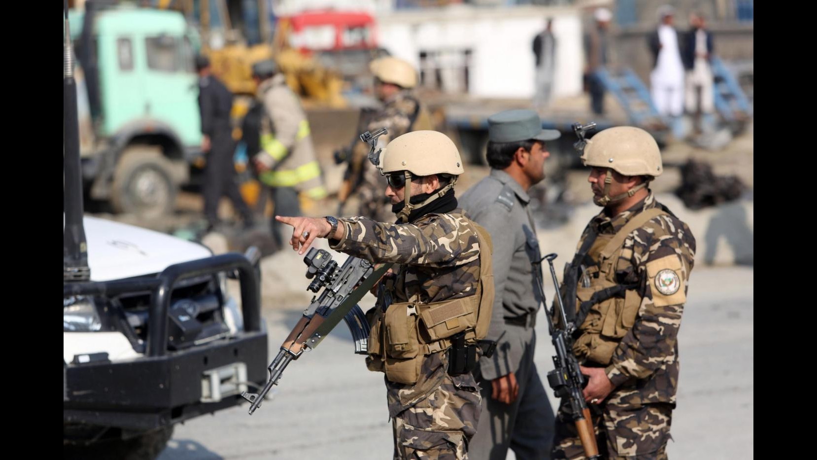 Afghanistan, attaccata auto diplomatico Gb a Kabul: 5 morti, 33 feriti tra cui 5 bambini