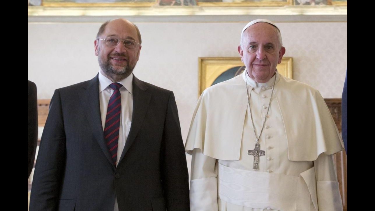 Papa arrivato all’Europarlamento, accolto da presidente Schulz