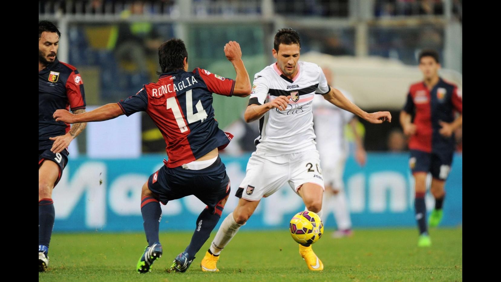 Serie A, spettacolo a Marassi: Genoa-Palermo 1-1, Antonelli replica a magia Dybala