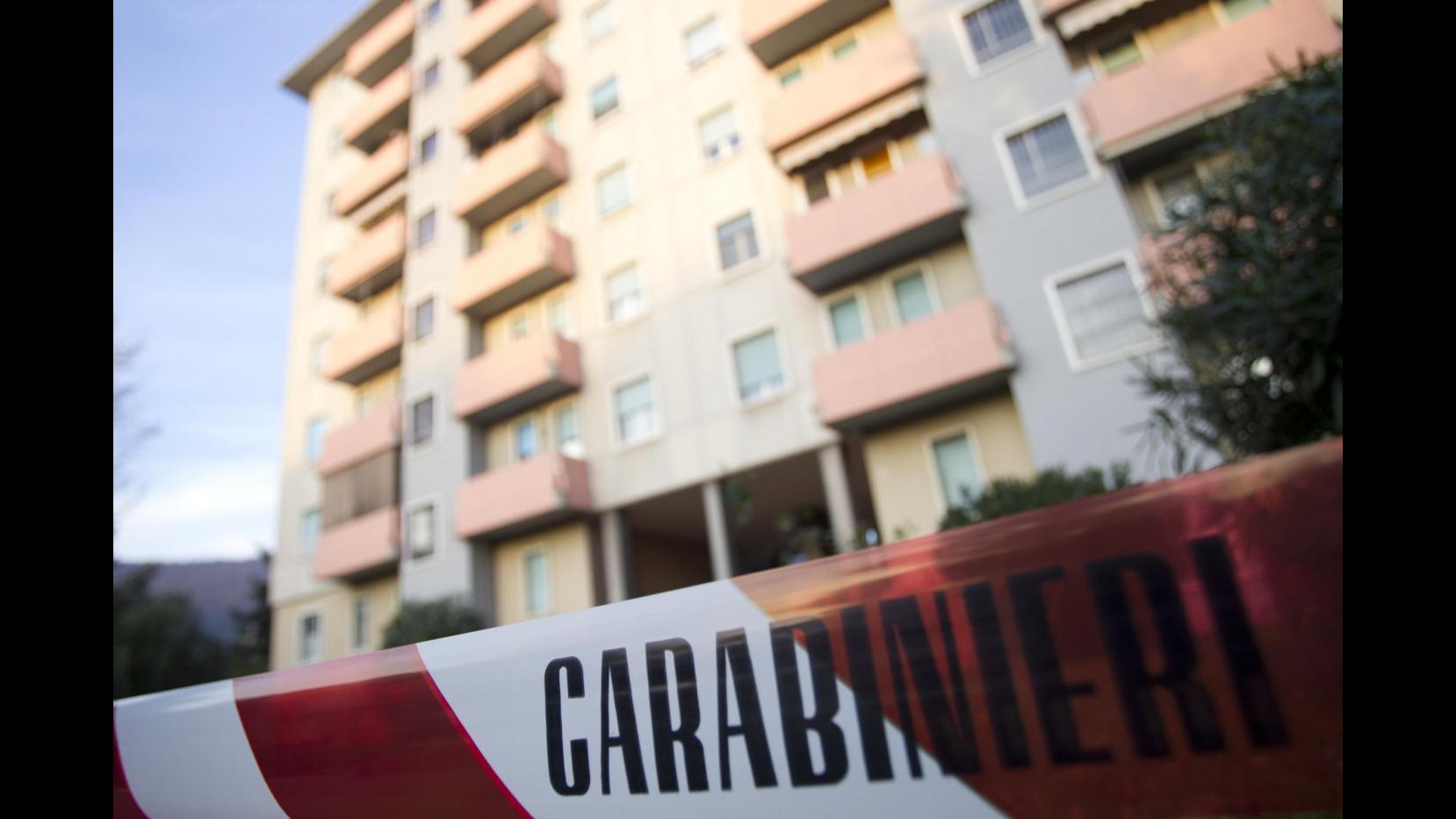 Palermo, neonata viene abbandonata nel cassonetto e muore
