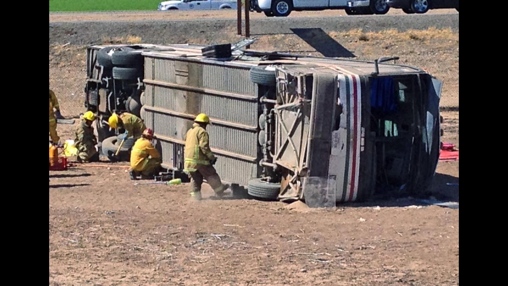 Usa, bus si ribalta in California: morto 33enne, 6 feriti gravi