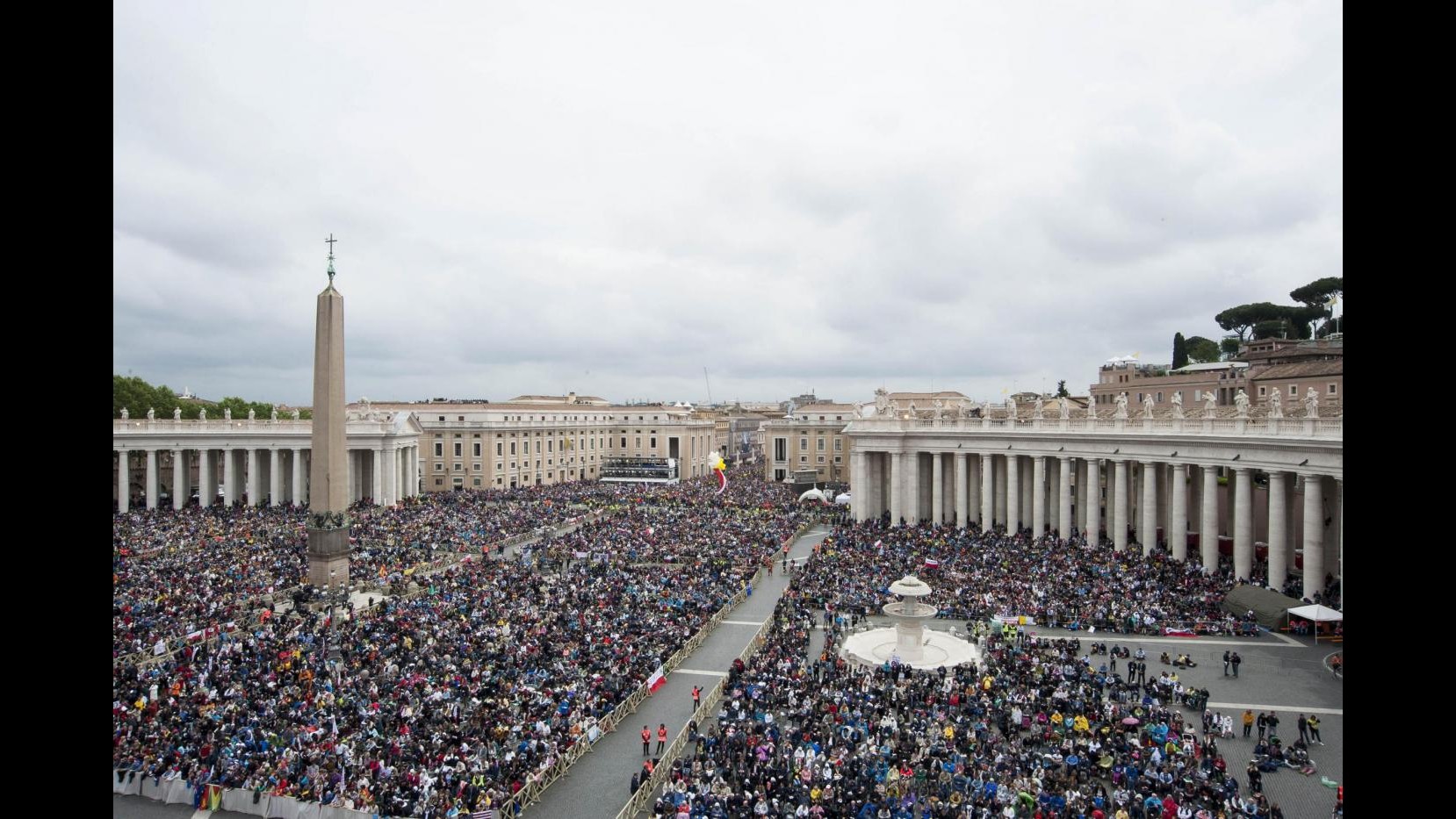 Vaticano, proclamati sei nuovi santi: 4 italiani e 2 indiani