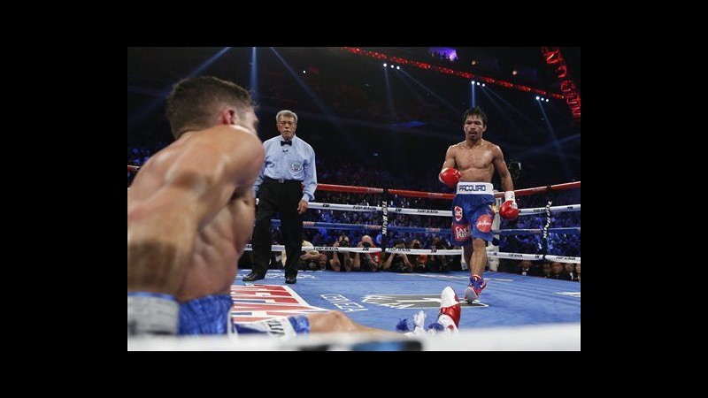 Boxe, Pacquiao domina Algieri ai punti e si conferma campione dei medi