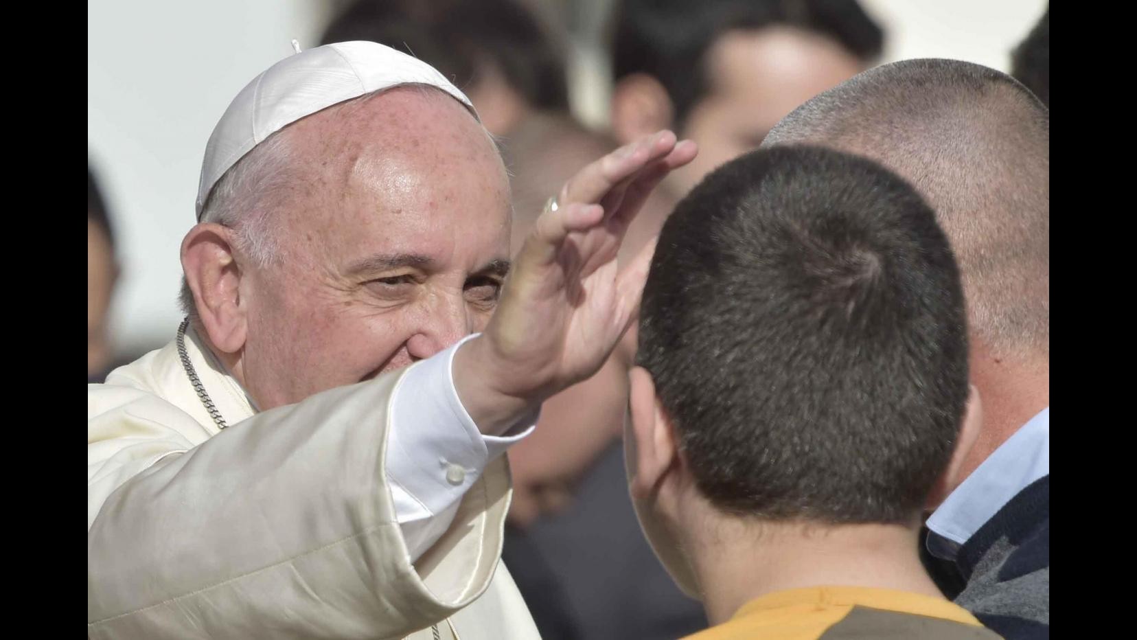 Vaticano, Papa: Rompere isolamento e stigma contro persone autistiche