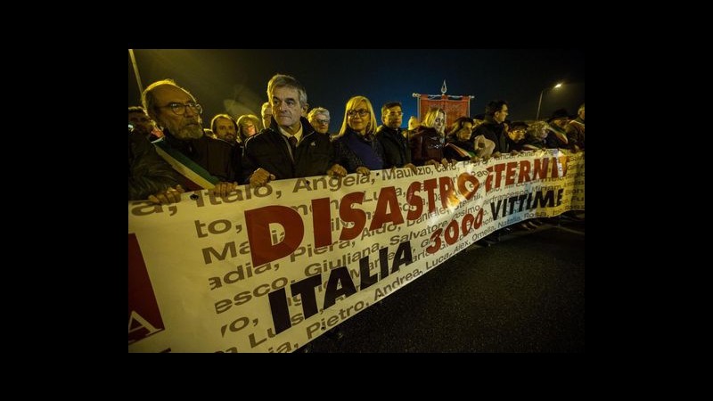Eternit, 3.000 marciano a Casale: La lotta per la giustizia va avanti