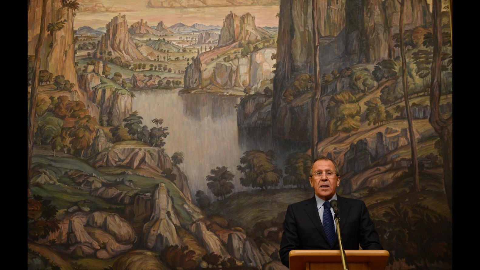 Russia, Lavrov: No tagli a produzione di petrolio