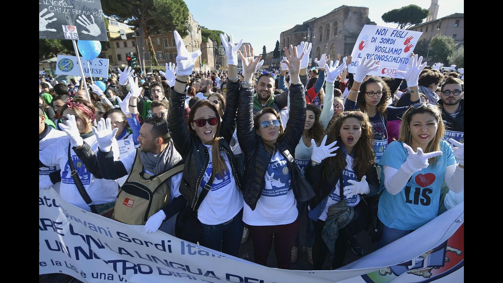 Roma, manifestazione per riconoscimento Lingua italiana dei segni