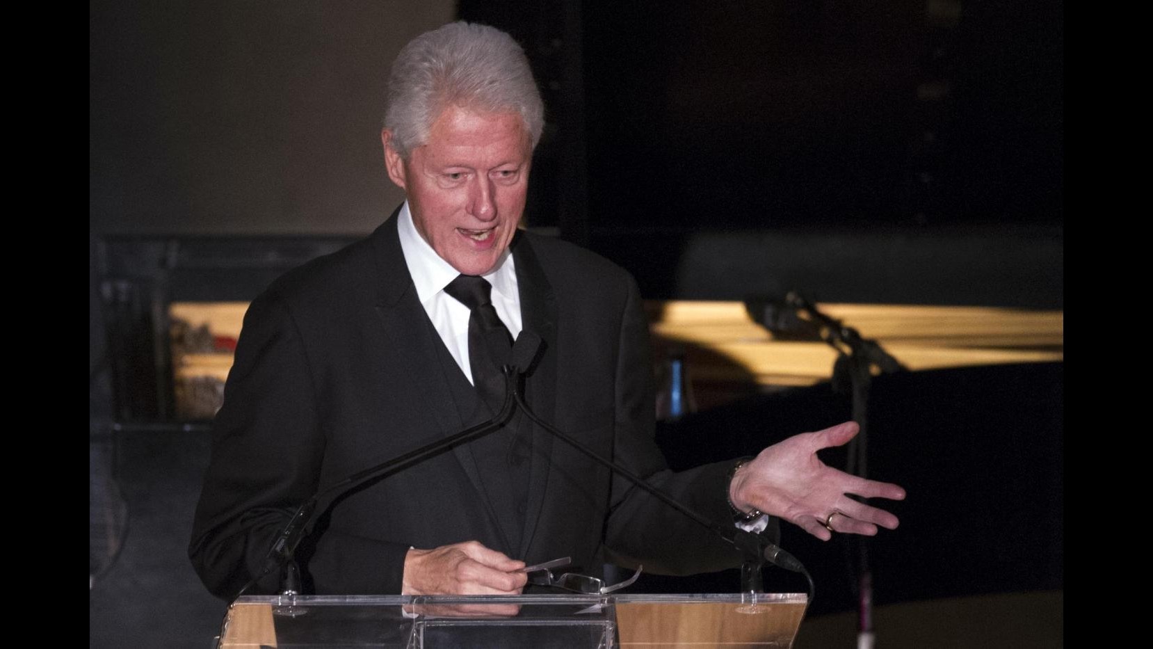 Usa, Bill Clinton difende riforma immigrazione di Obama