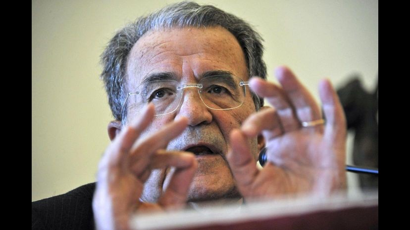Ue, Prodi: Riforme e ripresa unica strada contro tensioni sociali